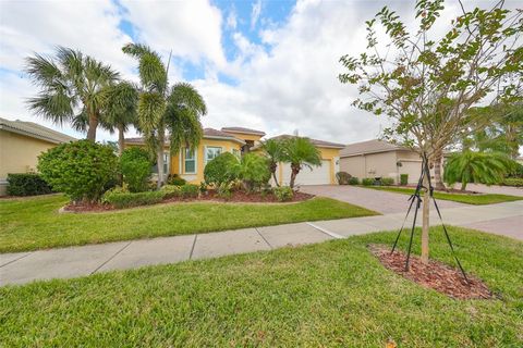 A home in WIMAUMA