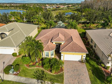 A home in WIMAUMA