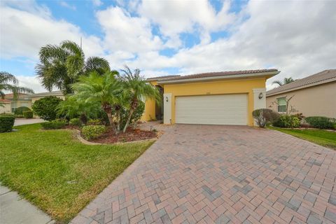 A home in WIMAUMA