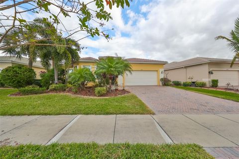 A home in WIMAUMA