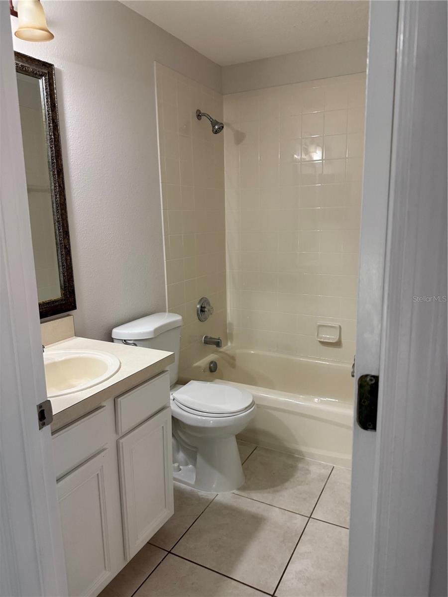 VISTA LAKES TOWN CENTER 51 07 - Residential