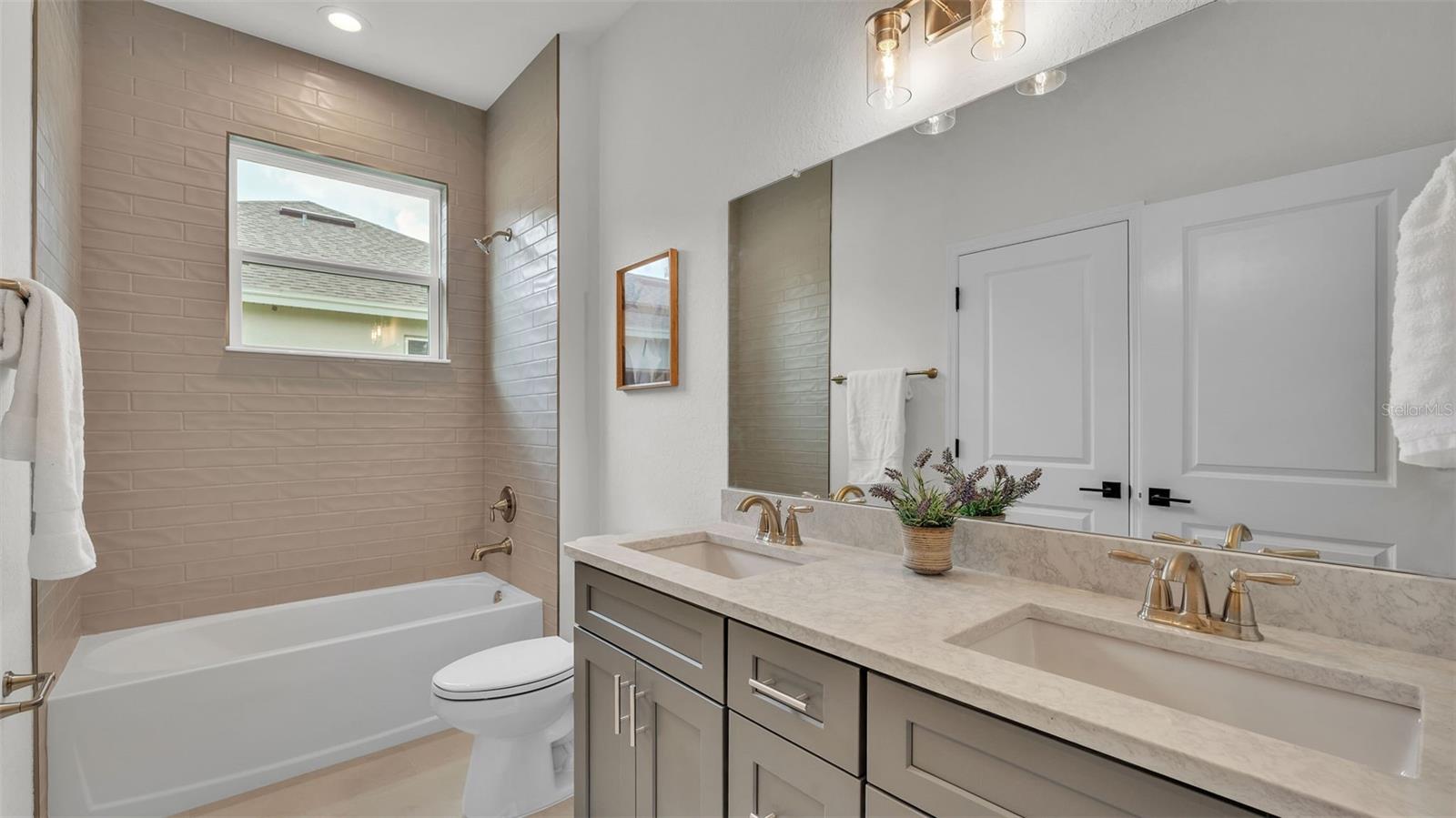 SQUARE LAKE PHASE FOUR - Residential