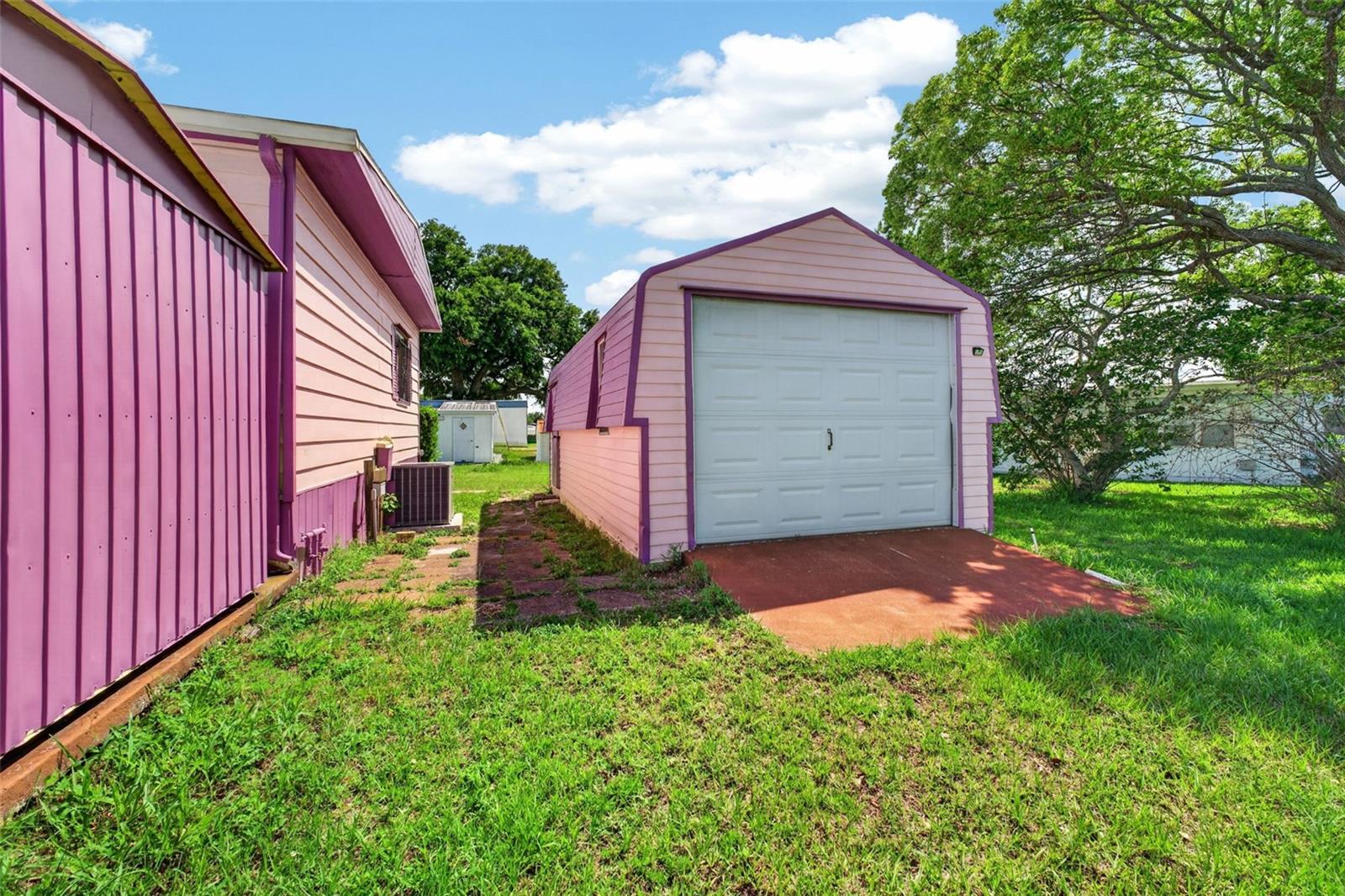 LAKE MARIANA ACRES - Residential
