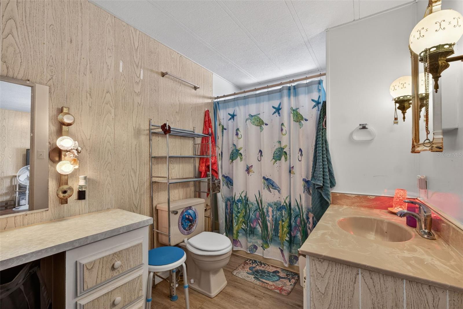 LAKE MARIANA ACRES - Residential