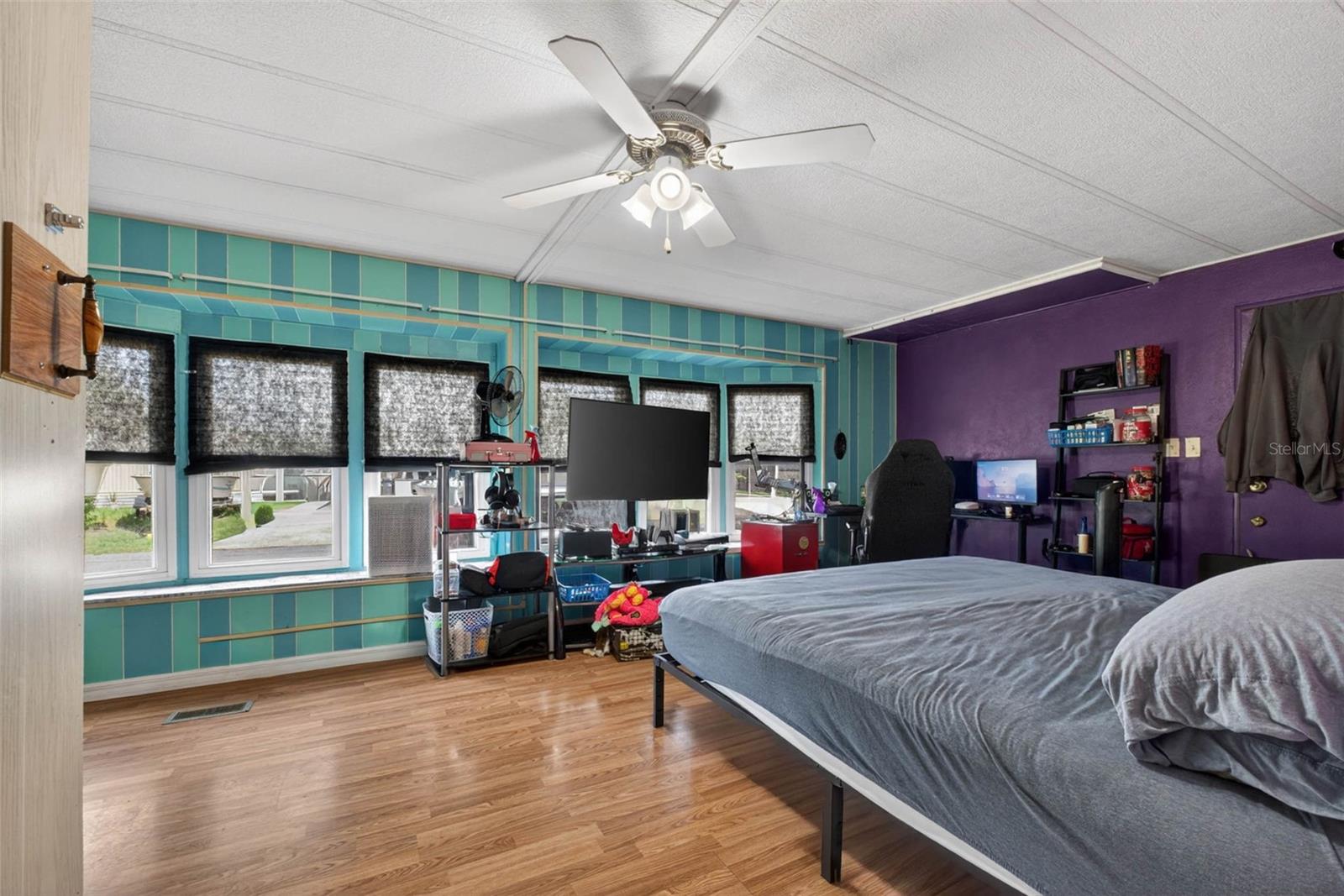 LAKE MARIANA ACRES - Residential