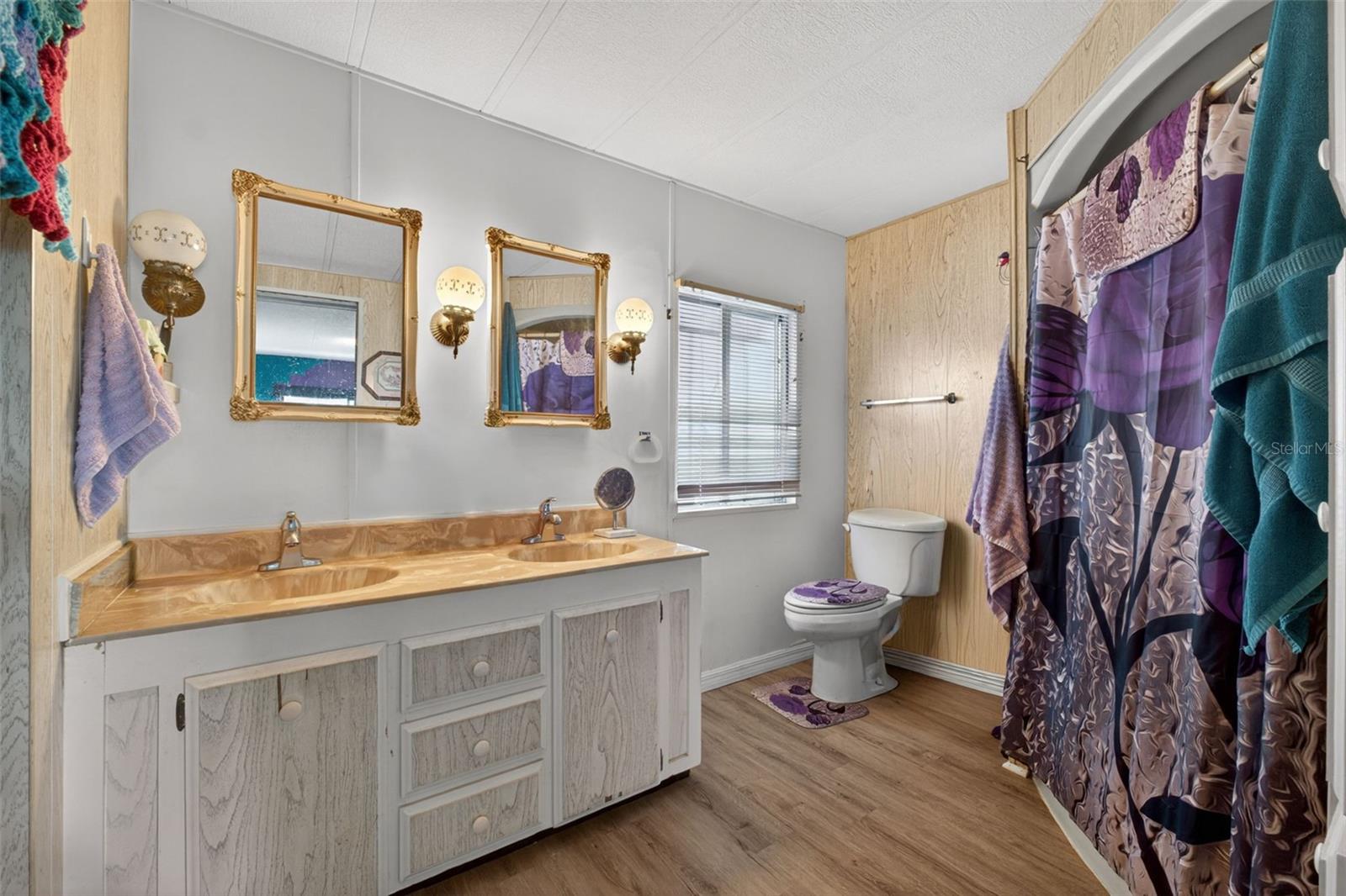 LAKE MARIANA ACRES - Residential
