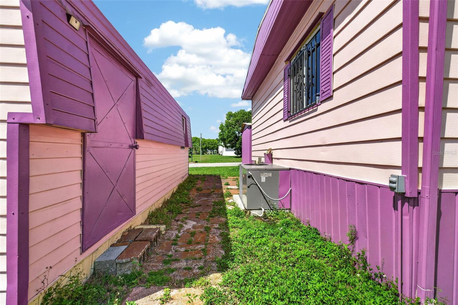 LAKE MARIANA ACRES - Residential