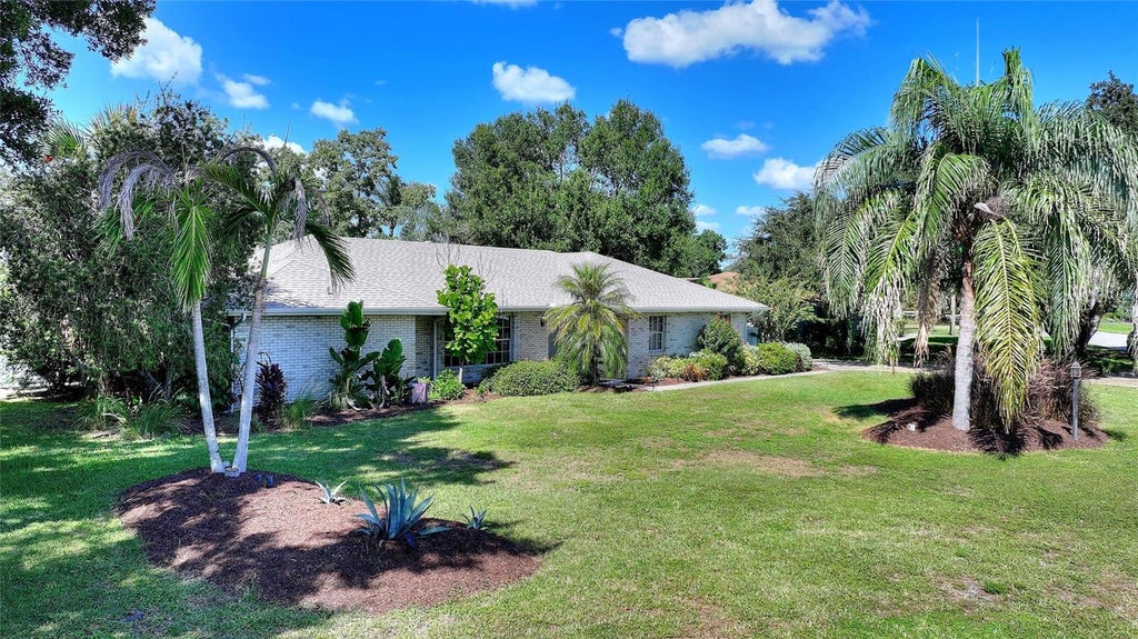 Photo of 251 Lake Link Rd, Winter Haven, FL 33884 (MLS # L4965972)