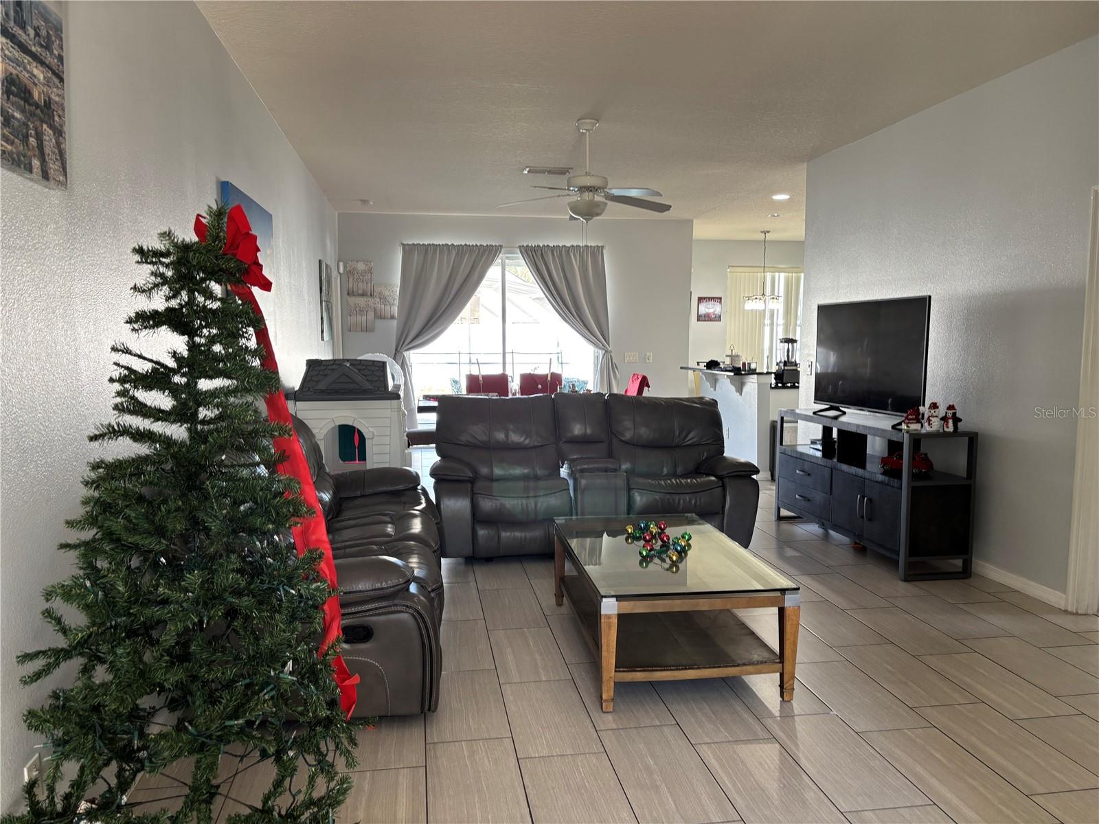 CRYSTAL COVE RESORT - Residential Lease