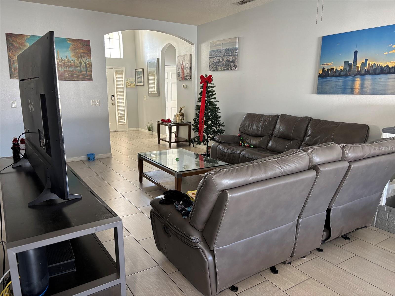 CRYSTAL COVE RESORT - Residential Lease