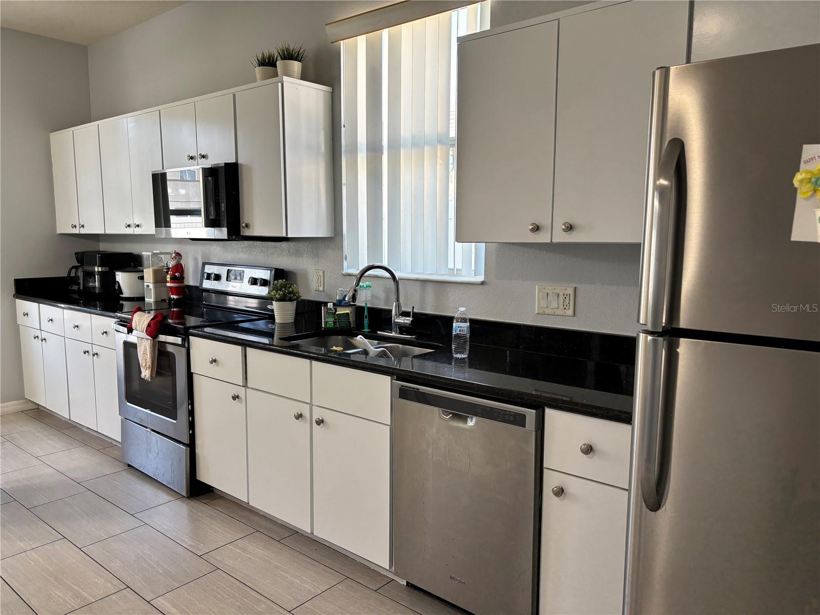 CRYSTAL COVE RESORT - Residential Lease