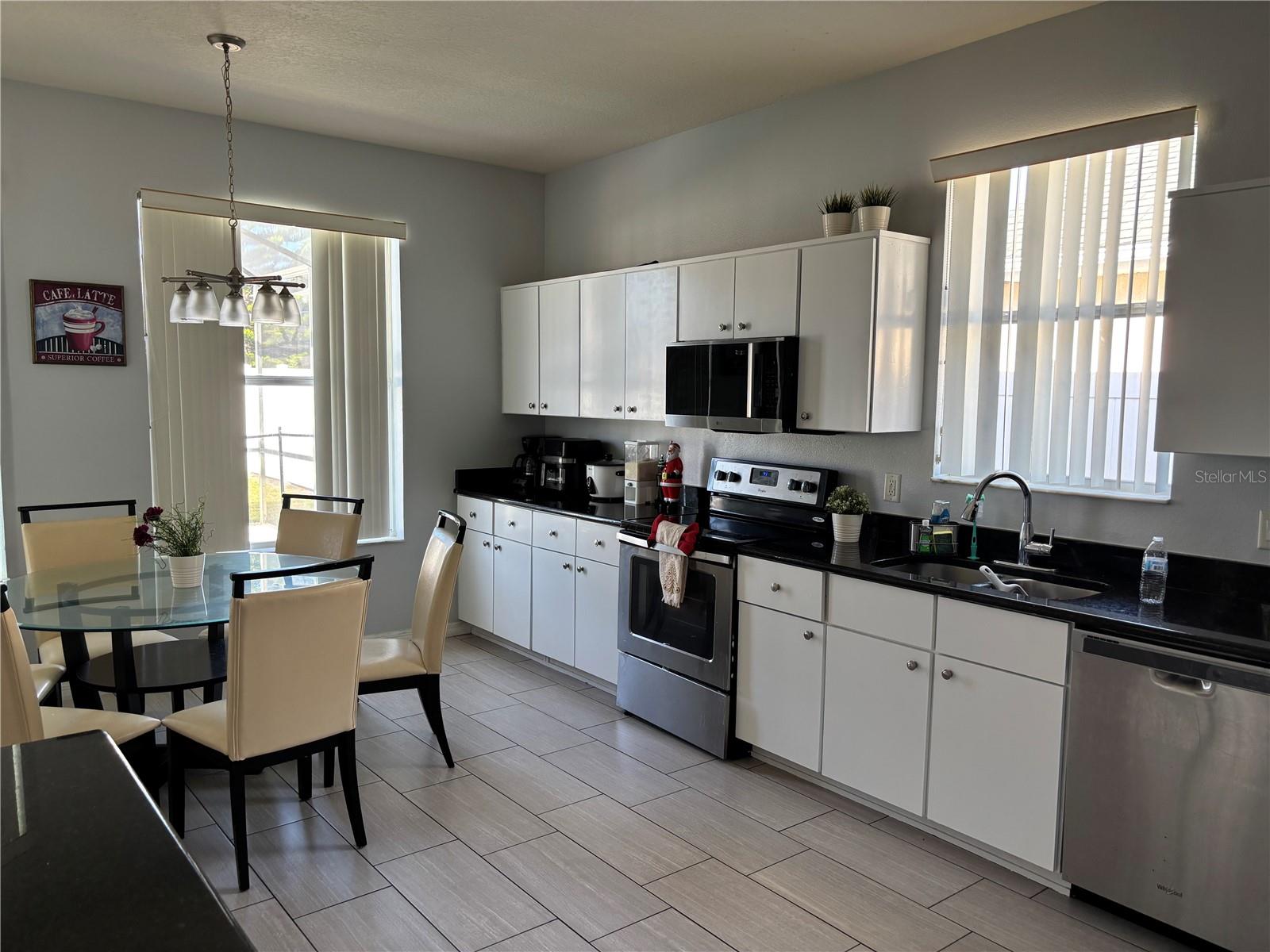 CRYSTAL COVE RESORT - Residential Lease