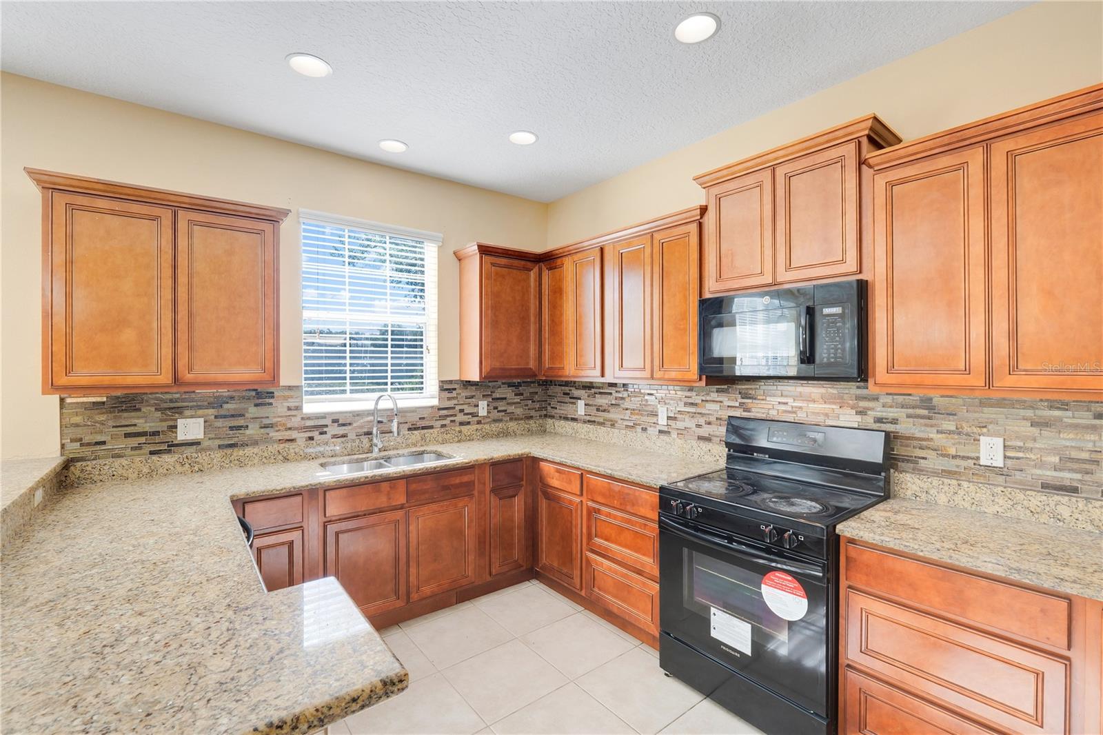 MISTY OAKS - Residential