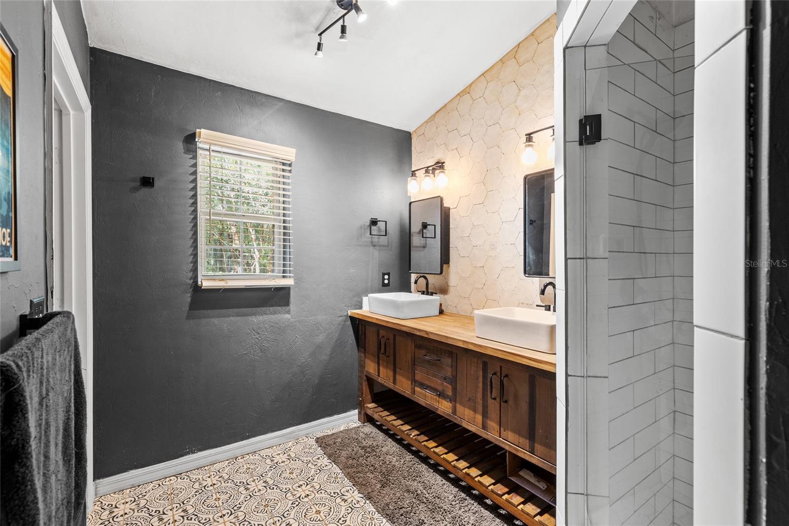 UNIT 5 SPRING RIDGE SUB - Residential