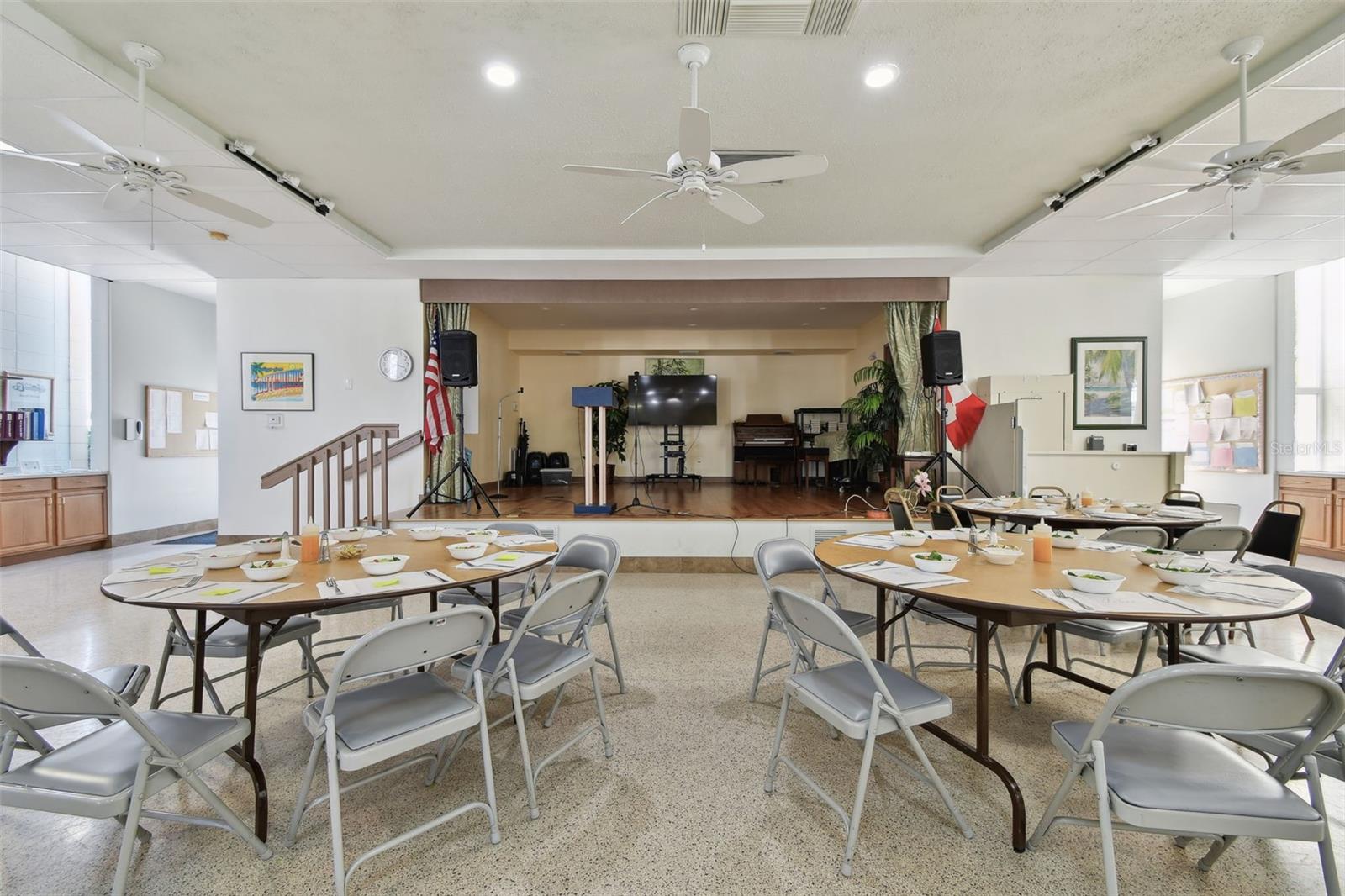 SOUTH WINDS MHP CO-OP - Residential