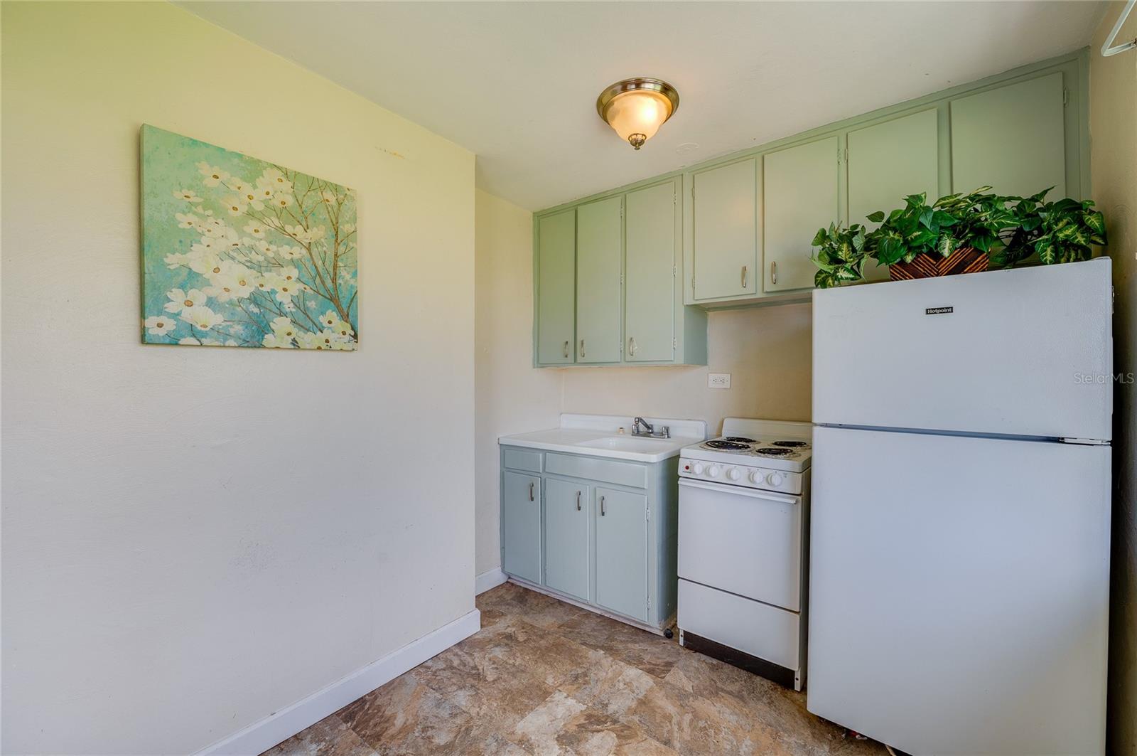 ROGERS NORTH ORITA - Residential