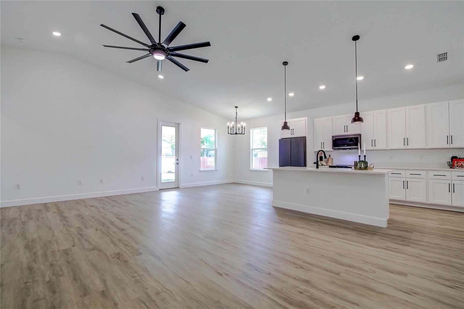 1080 DUNLAP AVENUE