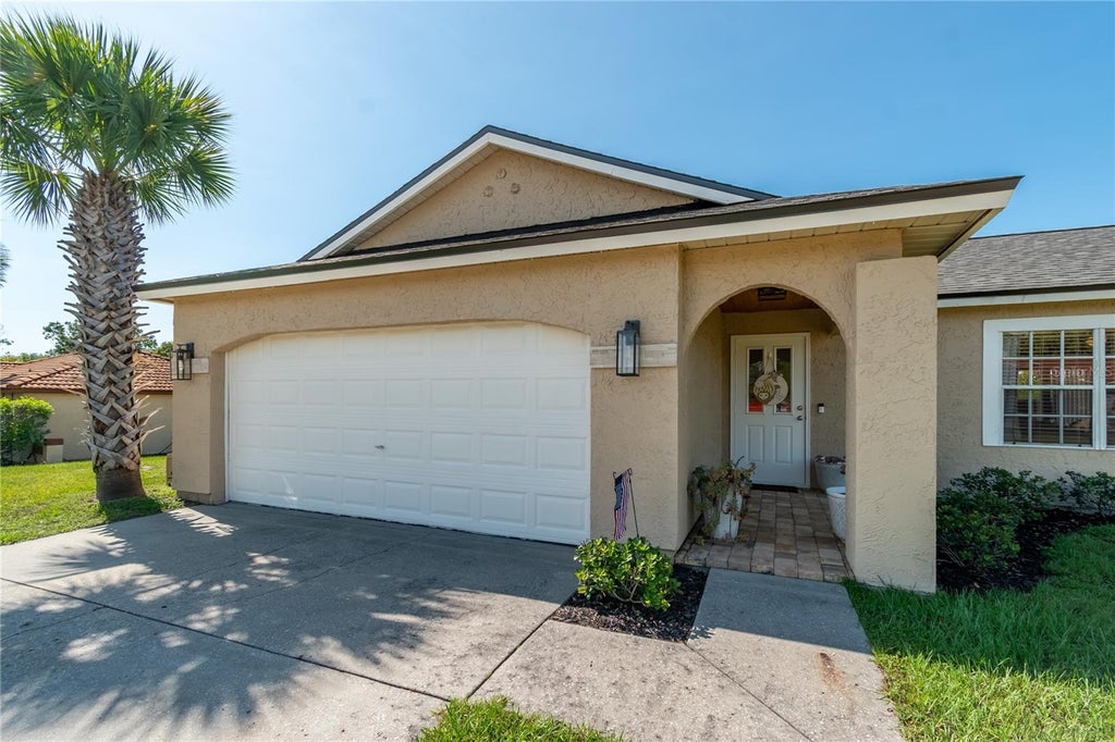 Photo of 308 Oak Lane Pass, Ocala, FL 34472 (MLS # OM727215)