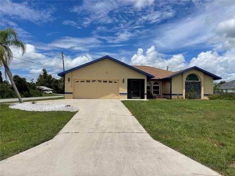 A home in PORT CHARLOTTE