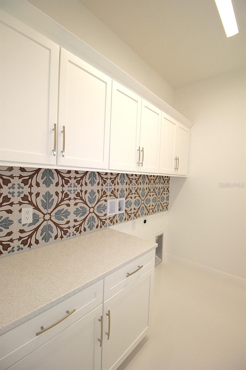 MARINA DEL PALMA - Residential Lease