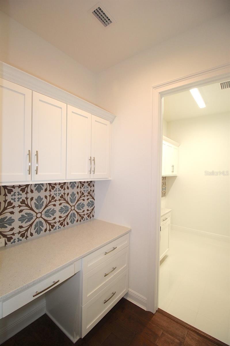 MARINA DEL PALMA - Residential Lease