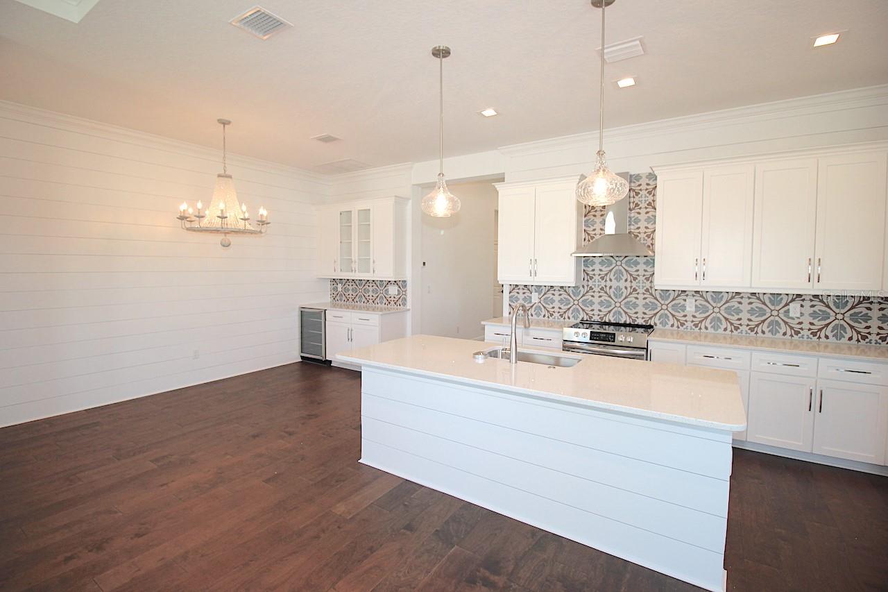 MARINA DEL PALMA - Residential Lease