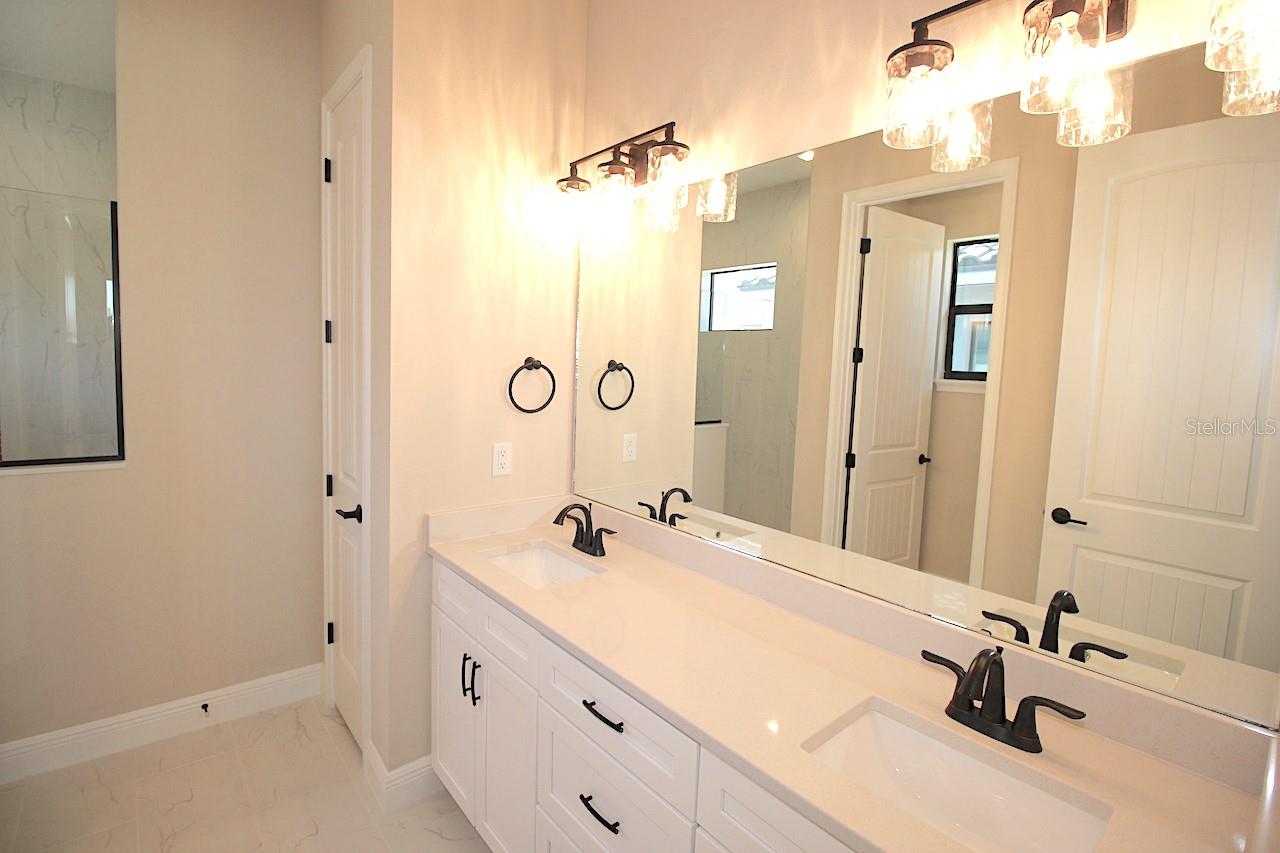 MARINA DEL PALMA - Residential Lease