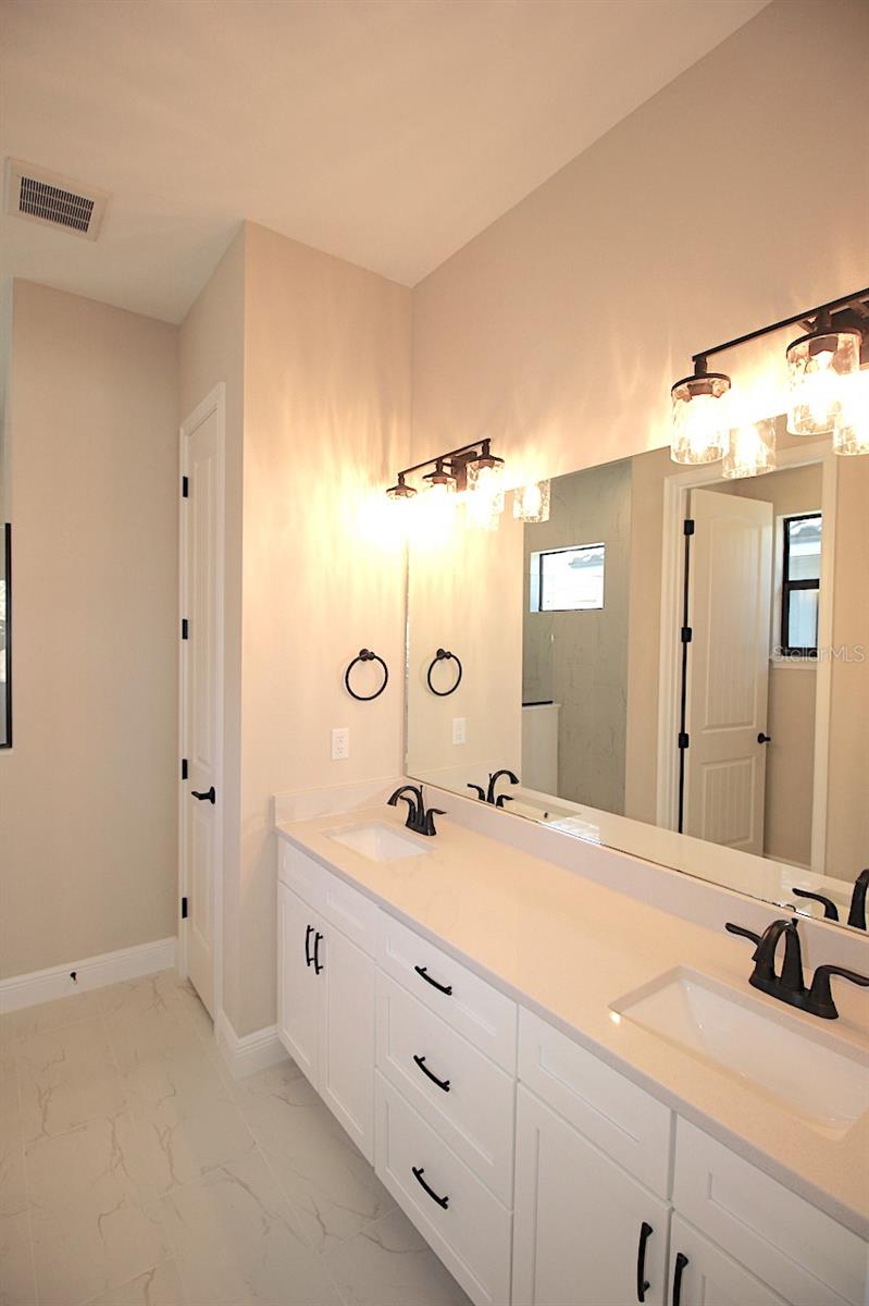 MARINA DEL PALMA - Residential Lease
