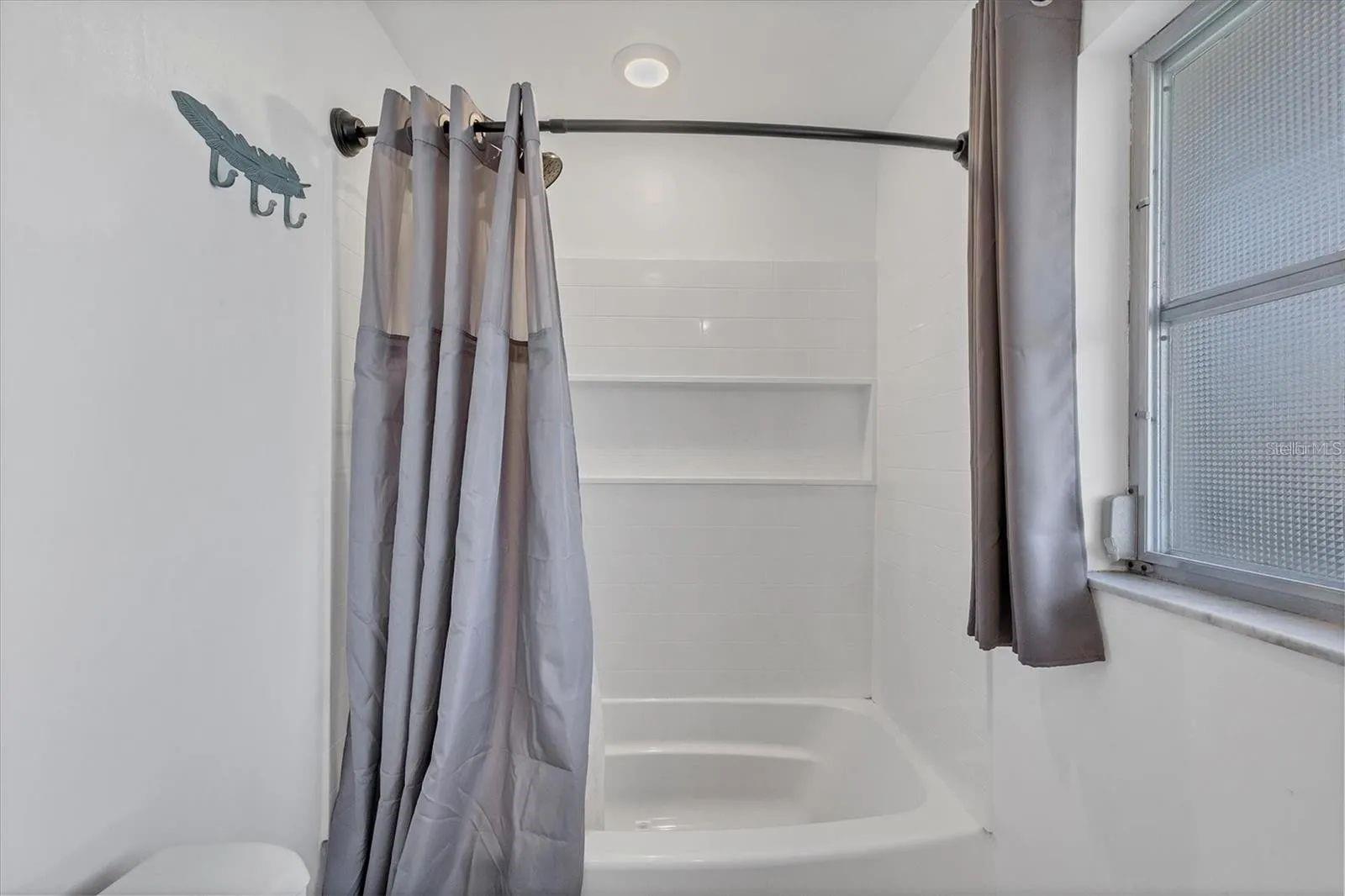 GULF GATE WOODS - Residential Lease