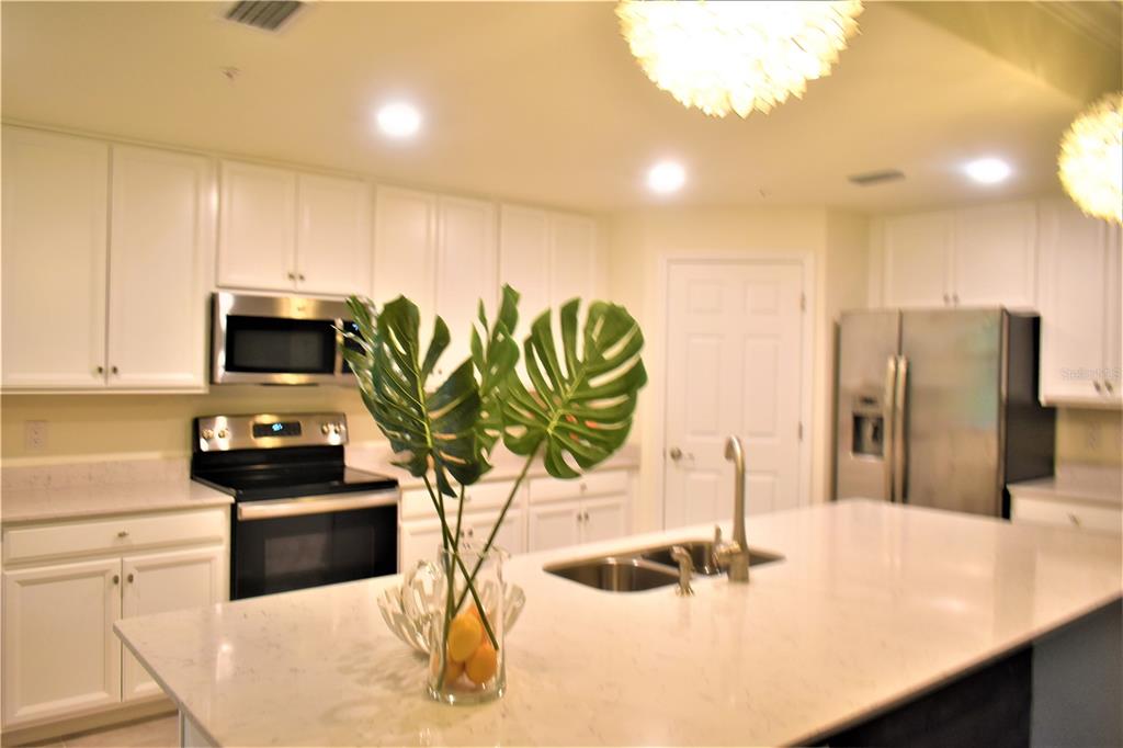 COACH HOMES 3/GRAN PARADISO PH - Residential Lease