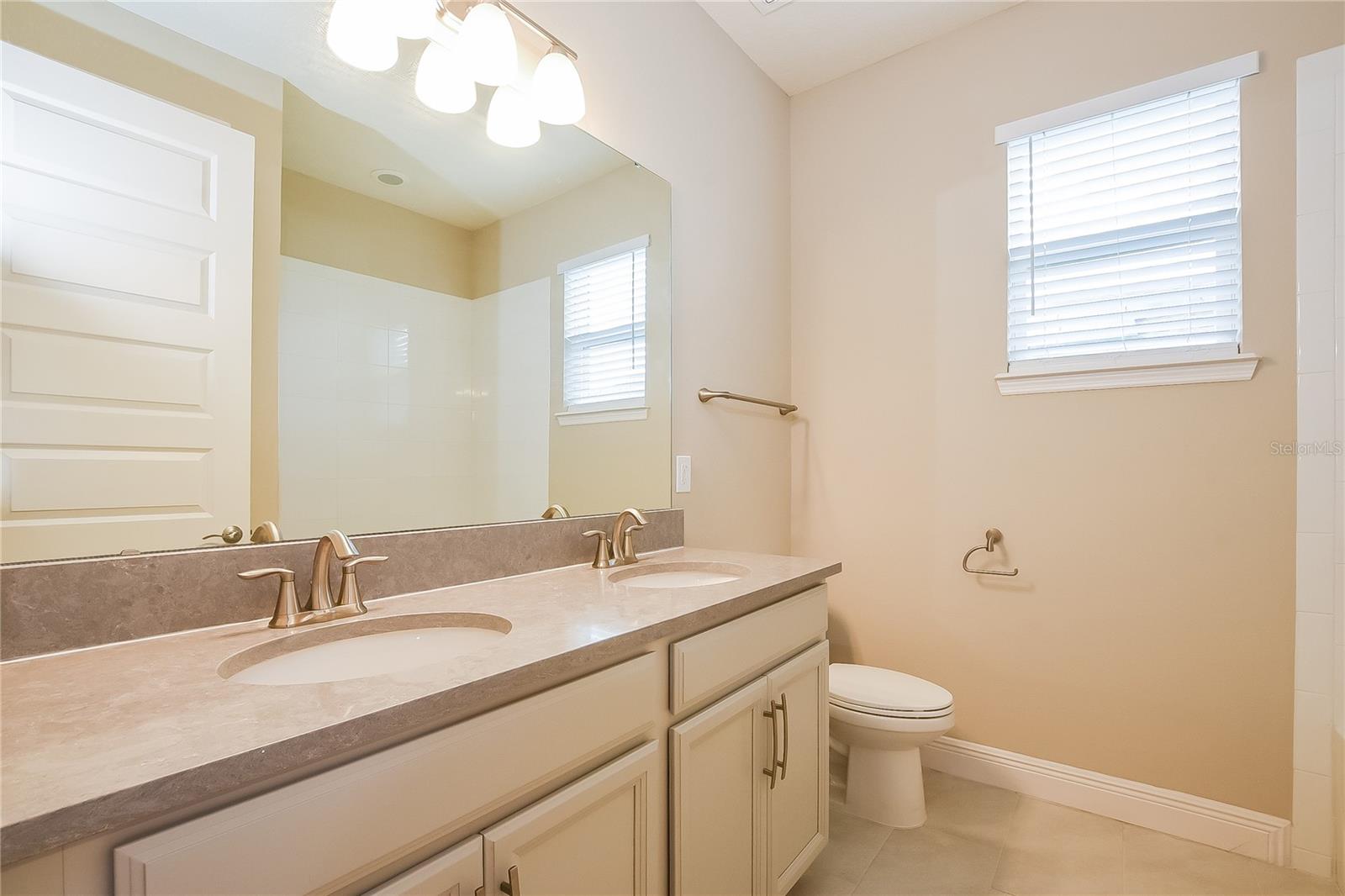 HUNTINGTON DOWNS - Residential