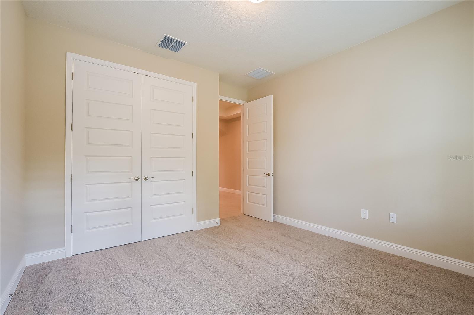 HUNTINGTON DOWNS - Residential