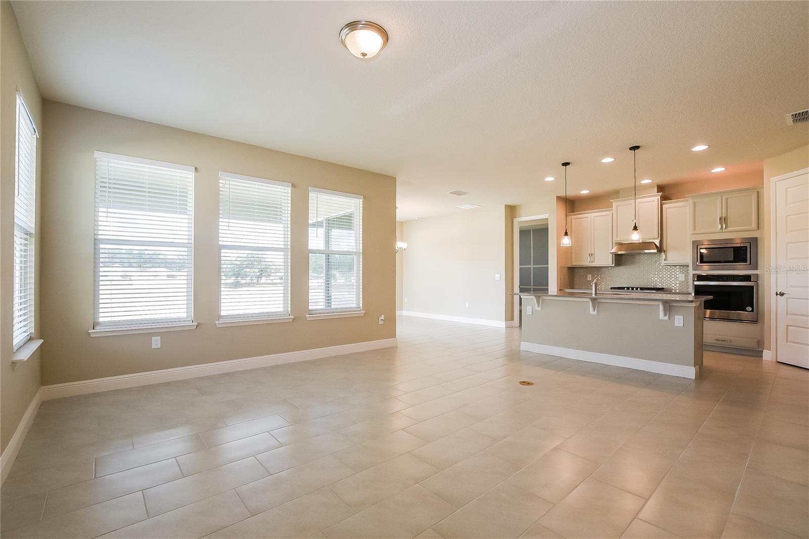 HUNTINGTON DOWNS - Residential