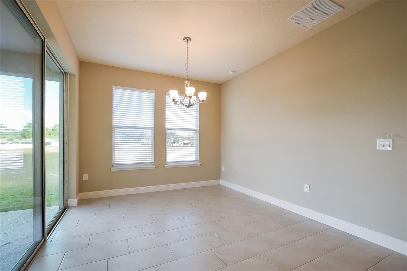 HUNTINGTON DOWNS - Residential