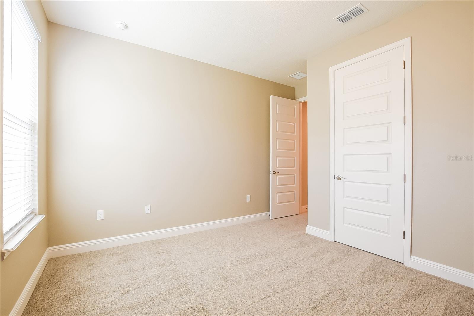 HUNTINGTON DOWNS - Residential