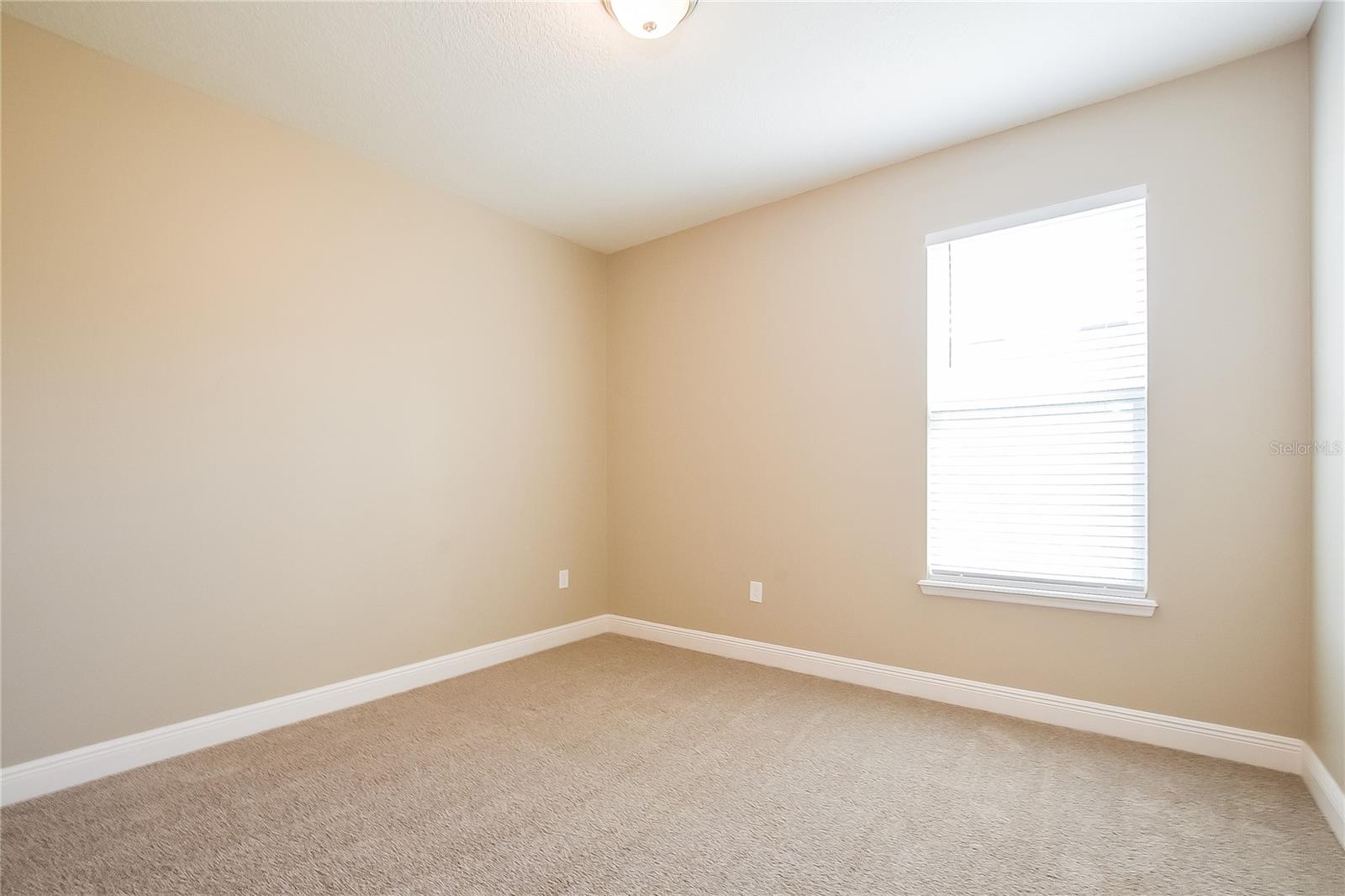 HUNTINGTON DOWNS - Residential