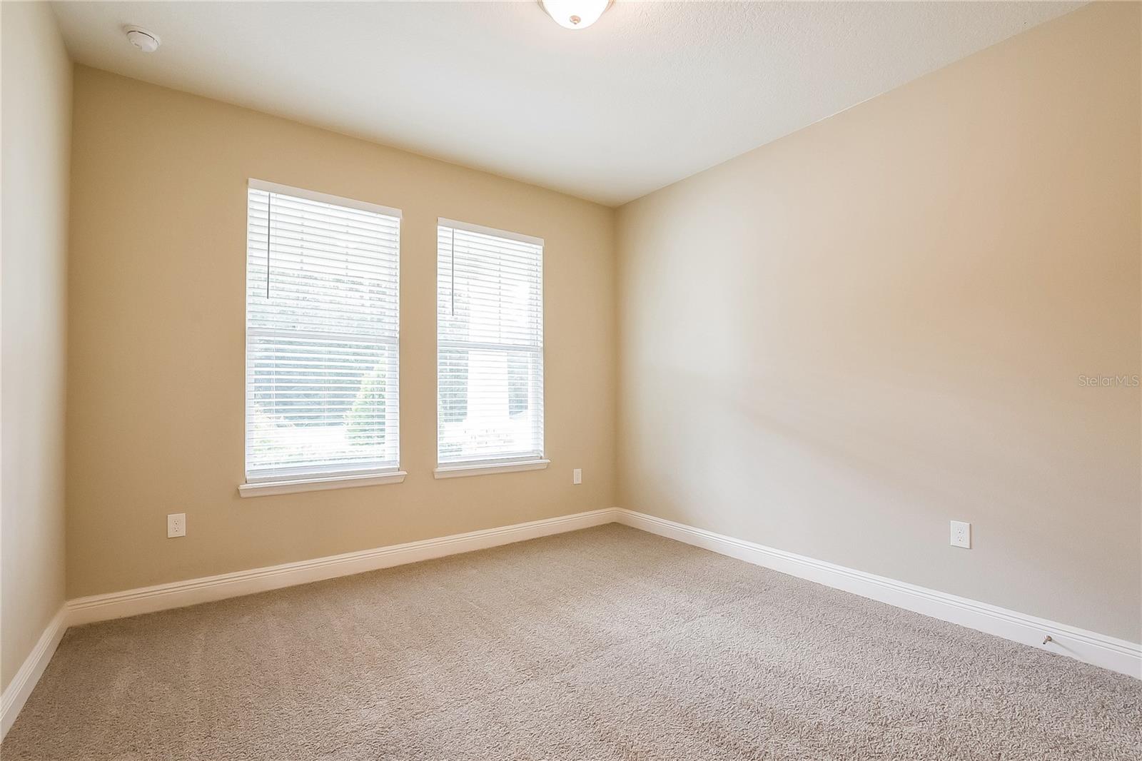 HUNTINGTON DOWNS - Residential