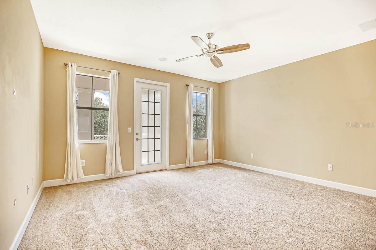 FISHHAWK RANCH TOWNCENTER PHAS - Residential Lease