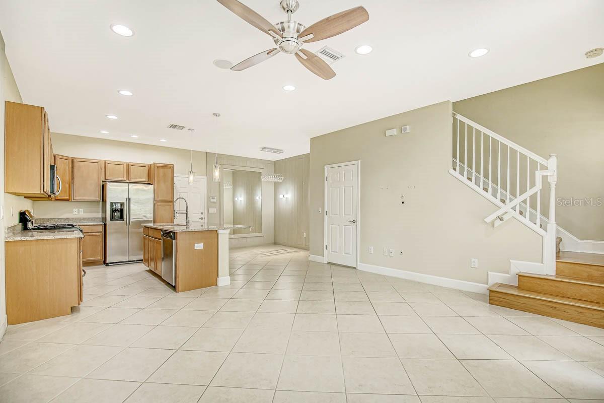 FISHHAWK RANCH TOWNCENTER PHAS - Residential Lease