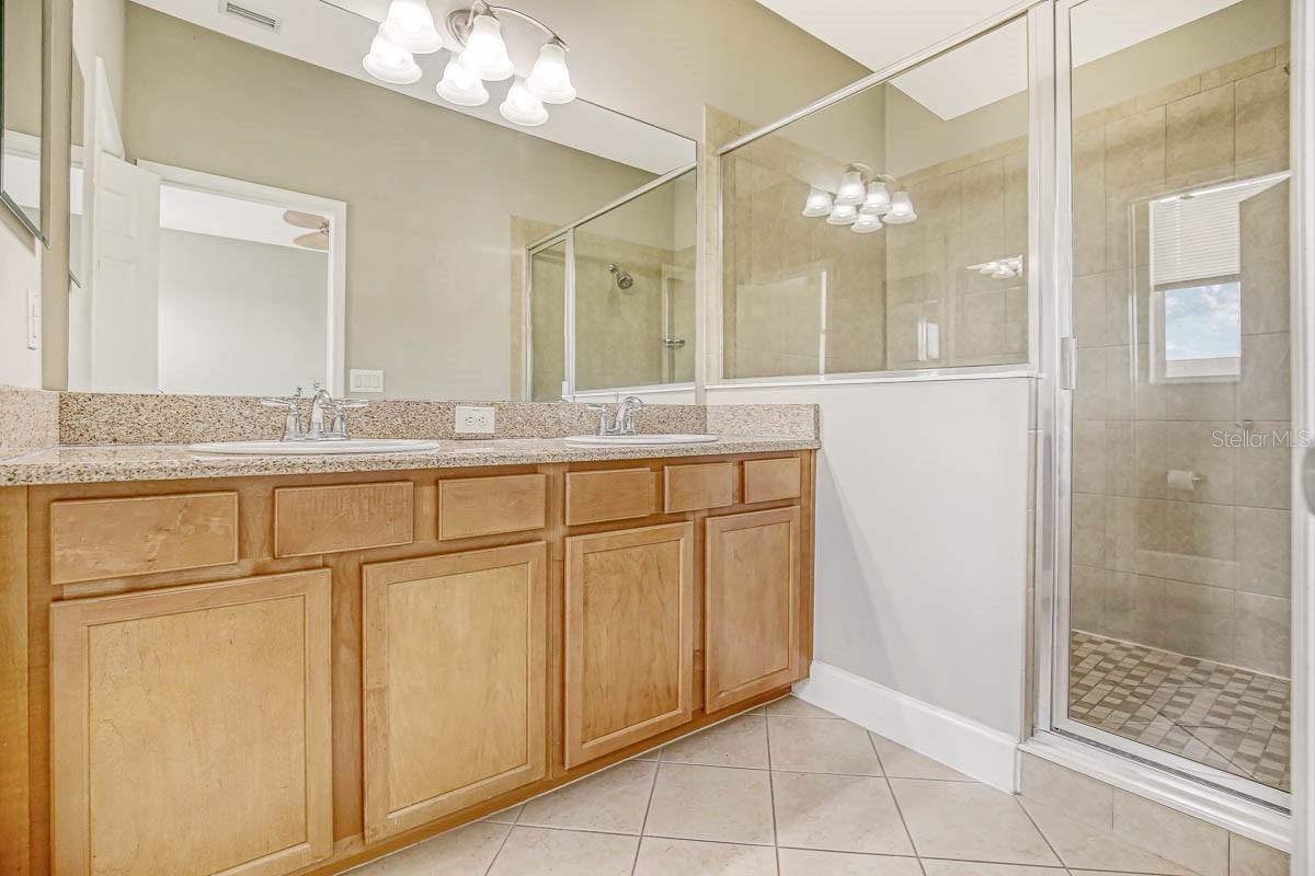 FISHHAWK RANCH TOWNCENTER PHAS - Residential Lease