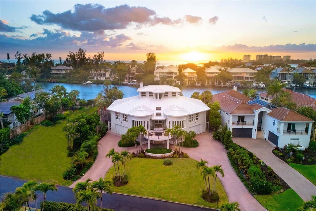 Photo of 4034 Roberts Point Road, Sarasota, FL 34242 (MLS # A4702241)