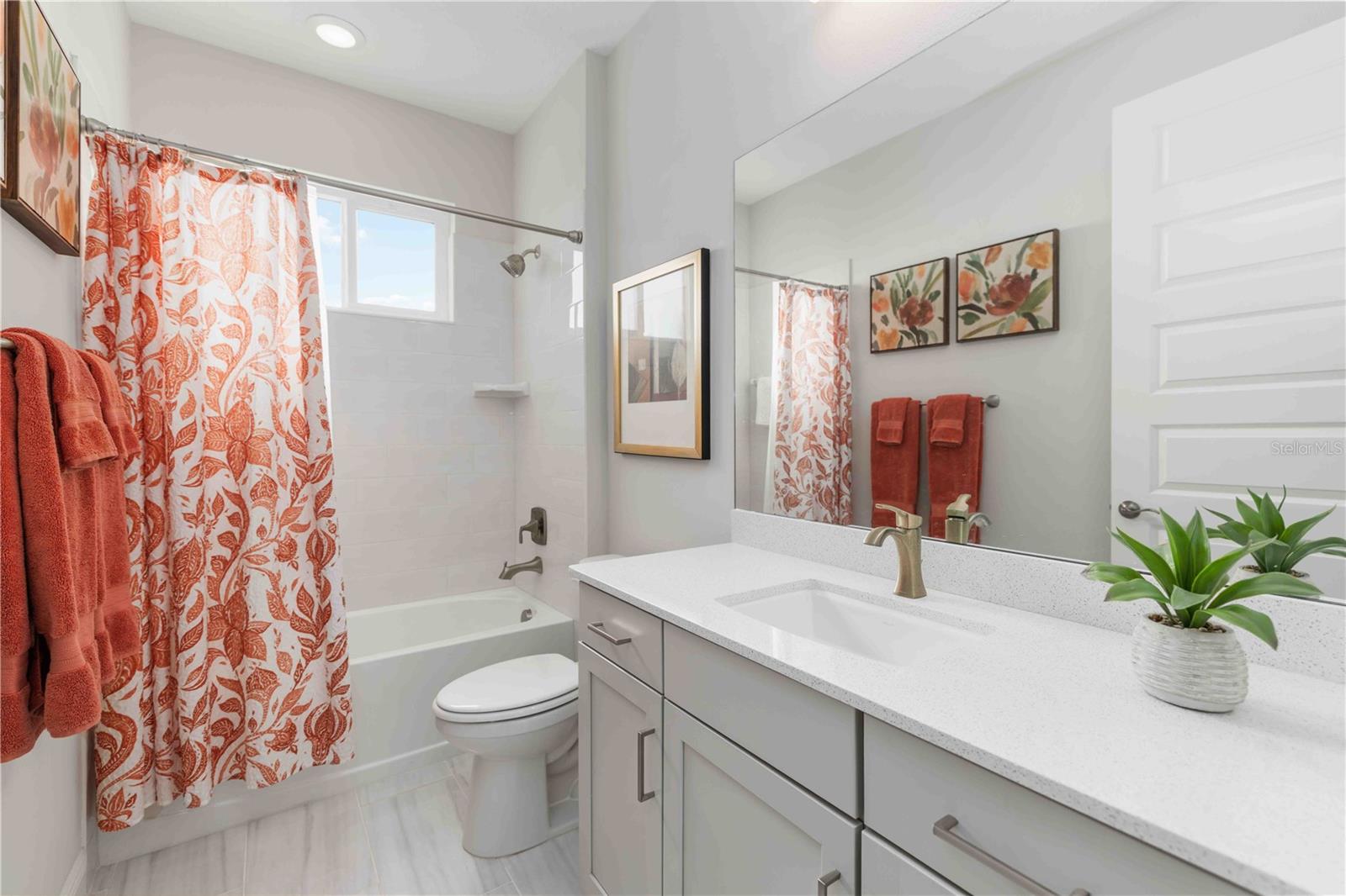 LAKEHOUSE COVE/WATERSIDE PH 4 - Residential