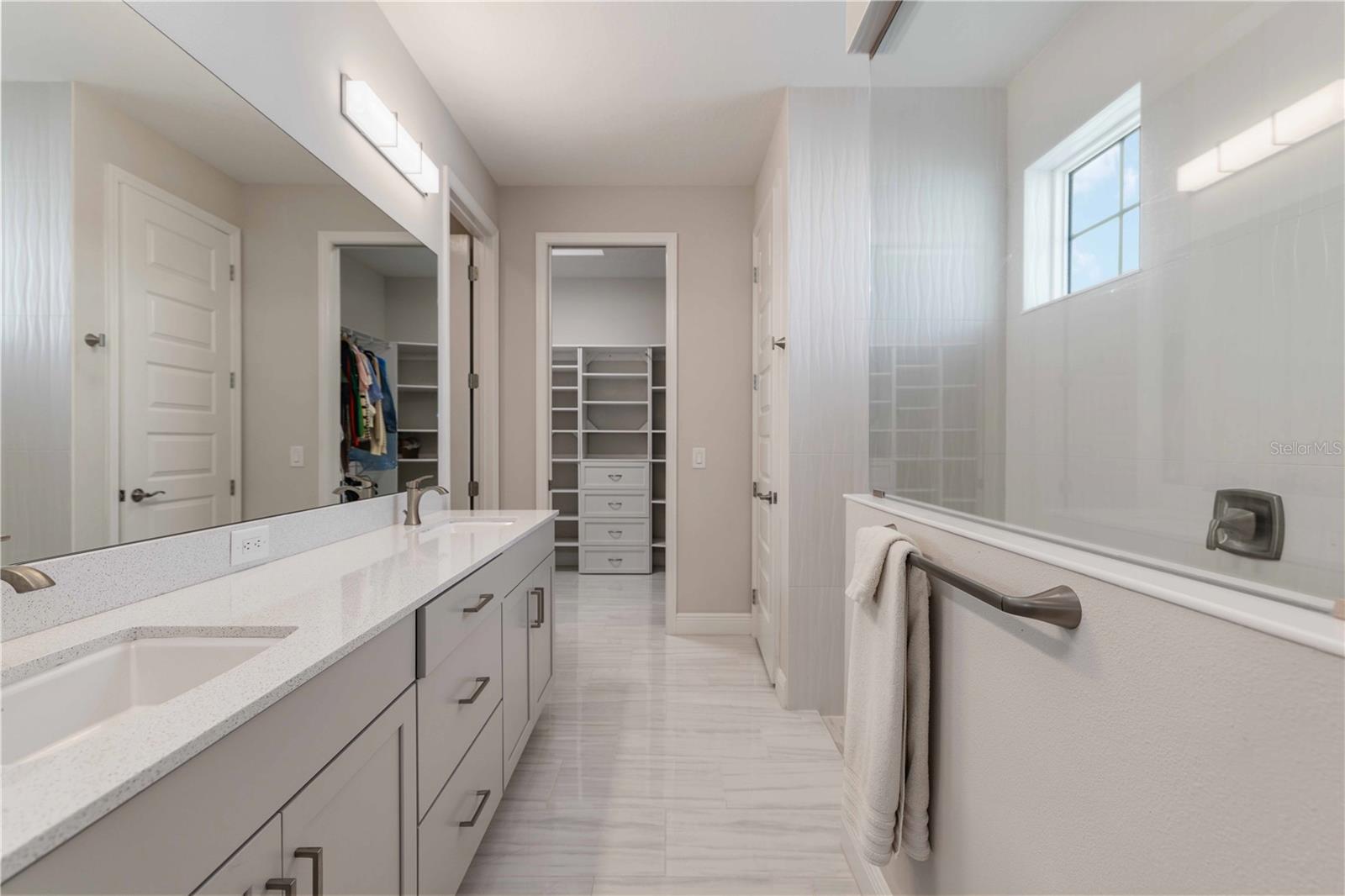 LAKEHOUSE COVE/WATERSIDE PH 4 - Residential