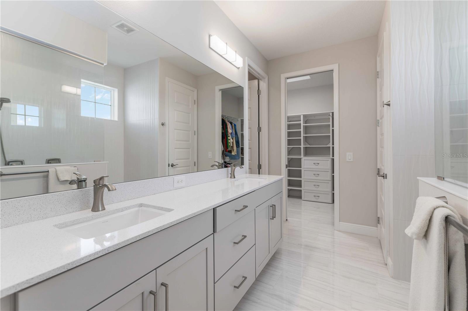 LAKEHOUSE COVE/WATERSIDE PH 4 - Residential