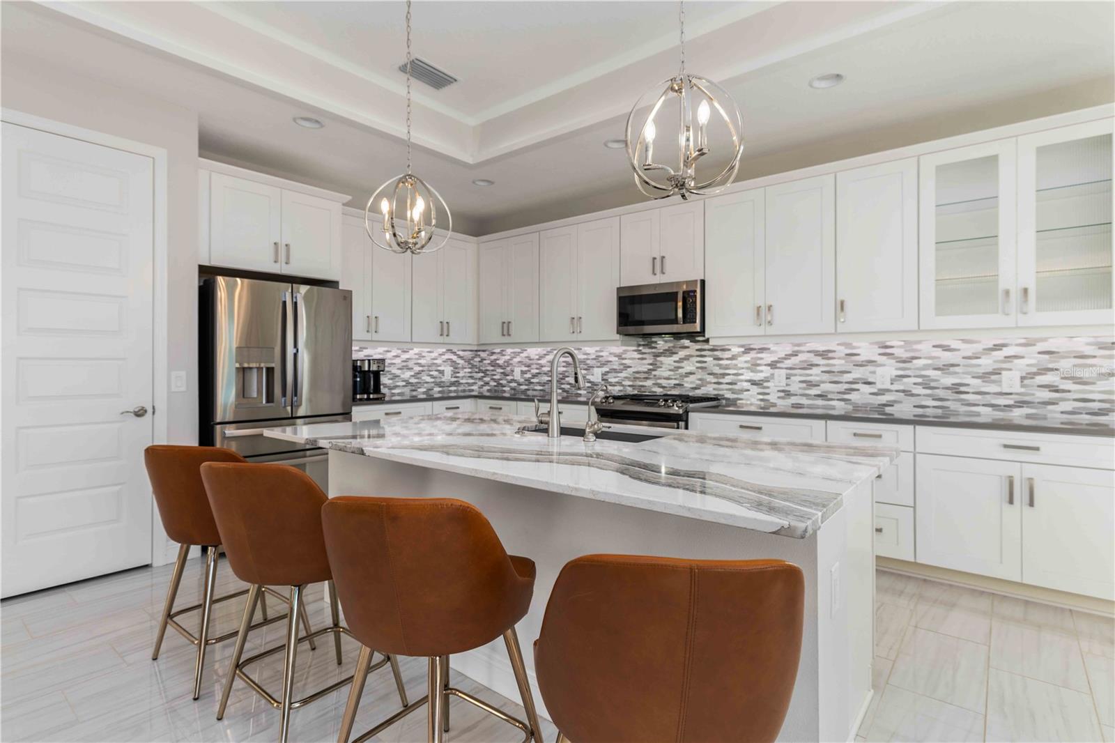 LAKEHOUSE COVE/WATERSIDE PH 4 - Residential