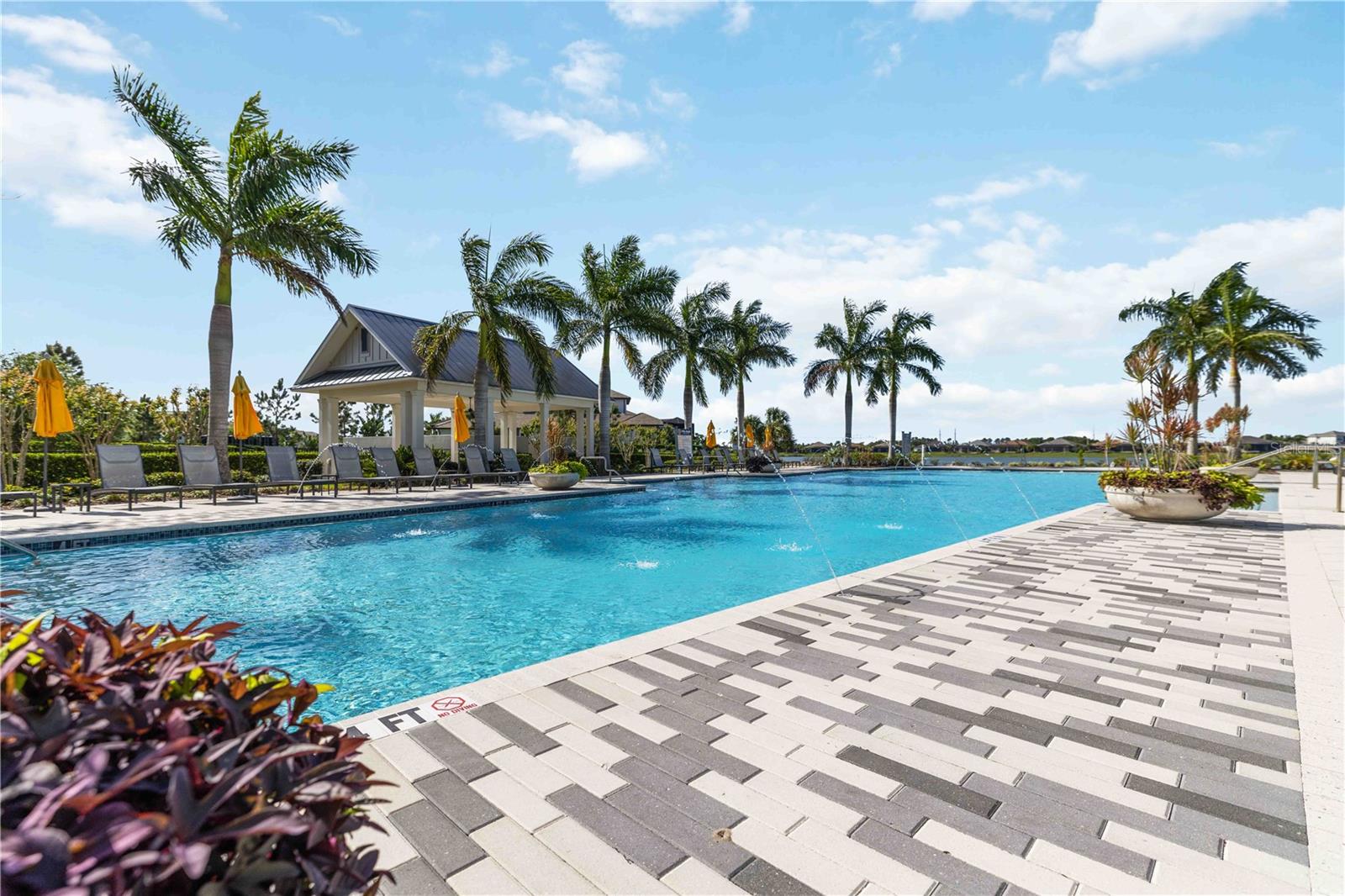 LAKEHOUSE COVE/WATERSIDE PH 4 - Residential