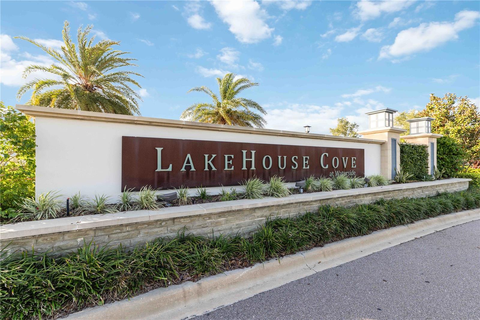 LAKEHOUSE COVE/WATERSIDE PH 4 - Residential