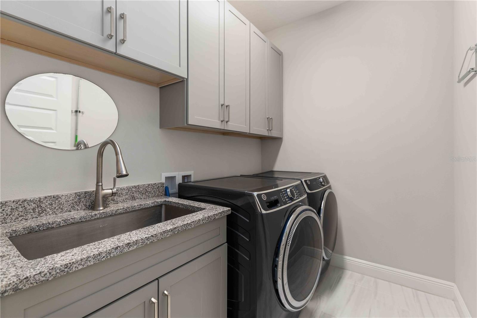 LAKEHOUSE COVE/WATERSIDE PH 4 - Residential