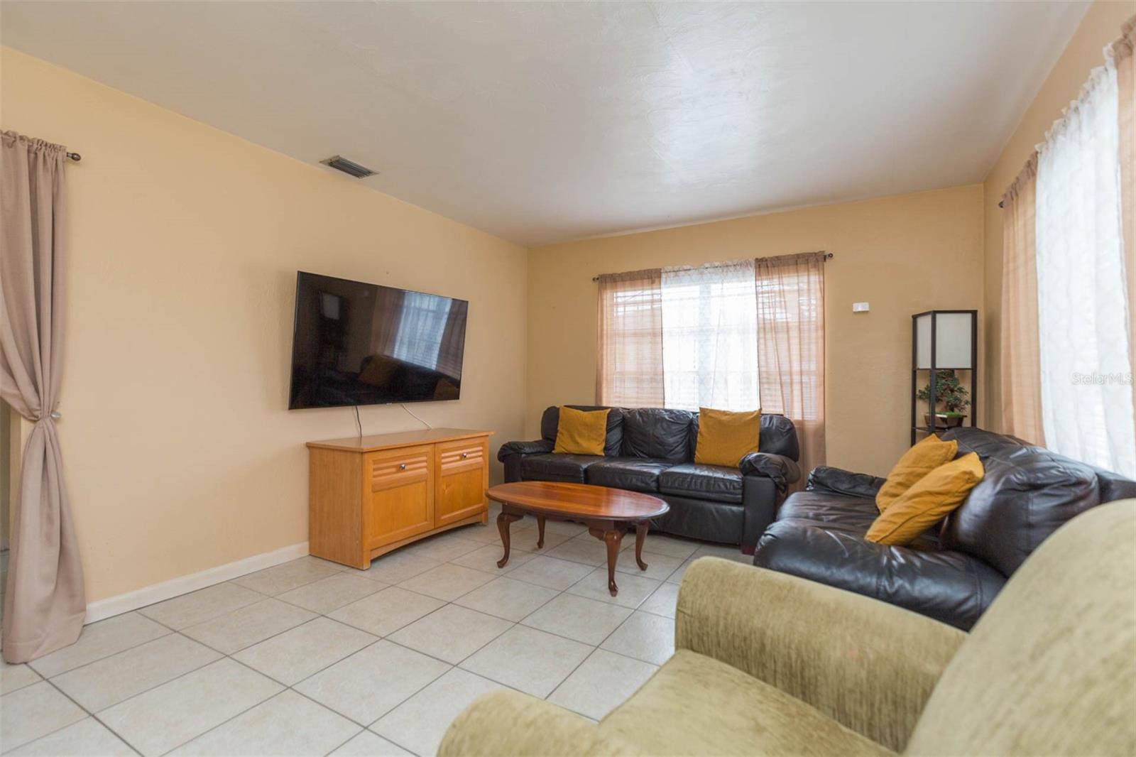 2703 W SAINT JOSEPH STREET