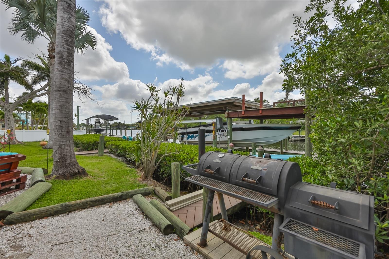 REPLAT OF BONAIRE BAYOU - Residential